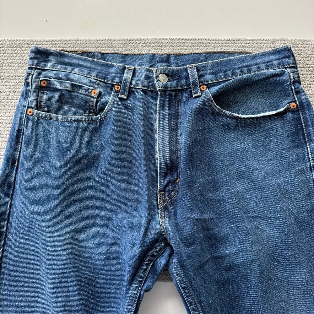 Levi’s 505 Medium Blue Straight Leg Men’s Jeans Size 36 x 32